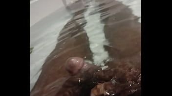 Oynat Sikim elimde banyo yaparken