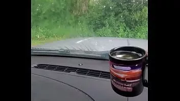 Reproduzir Bicha suja mijando nas aberturas do aquecedor em seu caminhão pat1