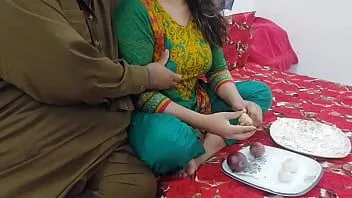 play Xxx desi membantu ibu tiri saya memotong sayuran daripada meniduri pantat besarnya , dia menipu ayah tiri saya audio hindi yang jelas