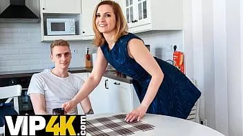 play Tutor4k. dopo aver fallito l'esame, un ragazzo arrabbiato si scopa correttamente il suo tutor innocente