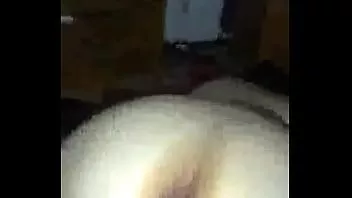 Jouer Petit ami envoie un étalon noir pour baiser sa jolie petite amie excitée