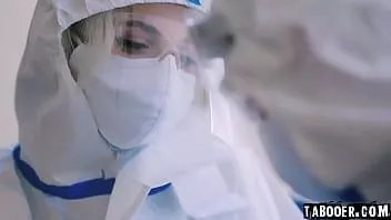 Oynat Lola ve şanslılar karantinadan sonra sikişmeyecek kadar azgınlar