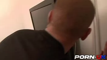 play Die britische Pawg Charlene Summers bittet den Kabeltyp, ihre Muschi zu ficken
