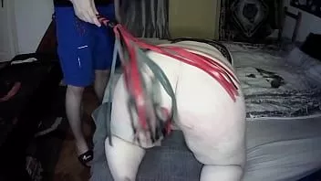play Bbw cul blanc fessée et fouettée très fort