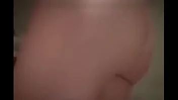 Reproduzir Menina com corpo perfeito e mamilos inacreditáveis