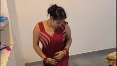 চালান রেড শাড়িতে কামুক গৃহিণী দুষ্টু: নন-স্টপ চাটানো, ব্লজব এবং আরও অনেক কিছু
