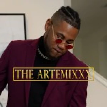 পর্নস্টার The Artemixxx