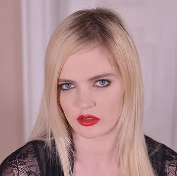 ポルノスター Carly Rae Summers